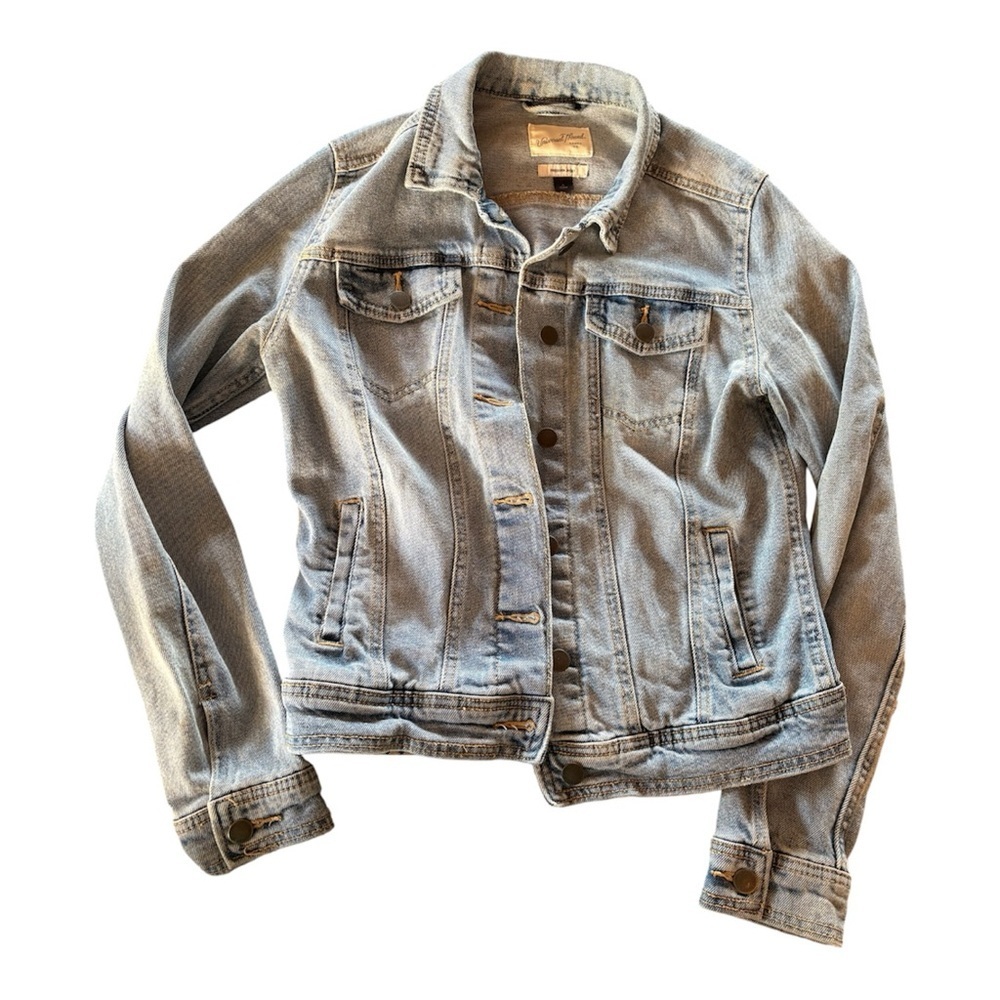 Universal Thread LIKE NEW Freeborn Light Wash Denim Jean Jacket size S